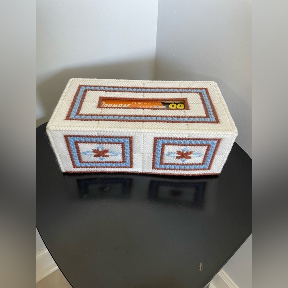 Vintage Kleenex geometric holder